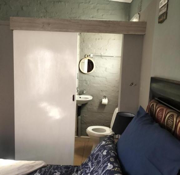 스탠다드 룸, Good And Proper Guest Lodge