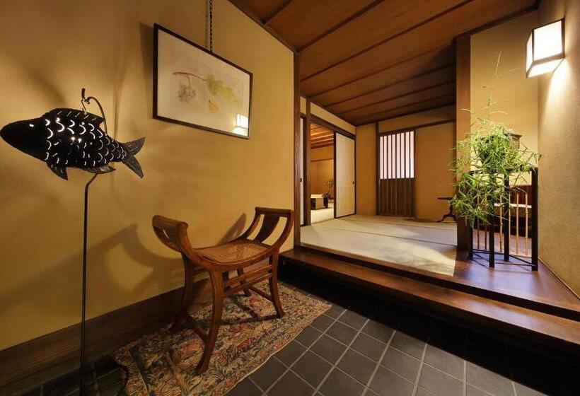 جناح عائلي, 天童荘 Tendoso