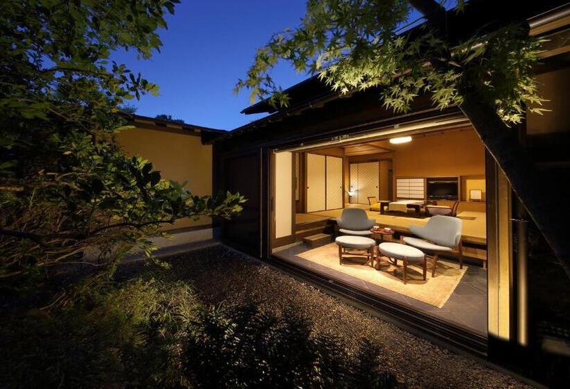 غرفة عائلية, 天童荘 Tendoso