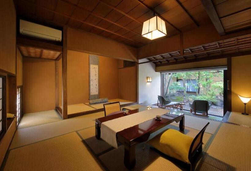 غرفة عائلية, 天童荘 Tendoso