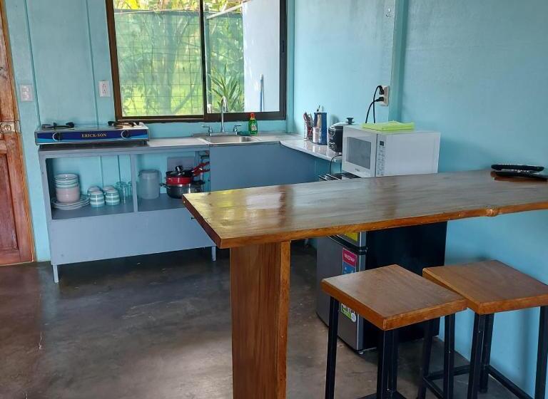 공동 객실, Tabacon B&b