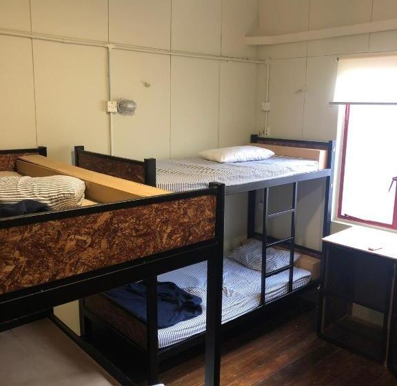 Ekonomiskt 4 bäddsrum, 24 Seven B&b Mamasan