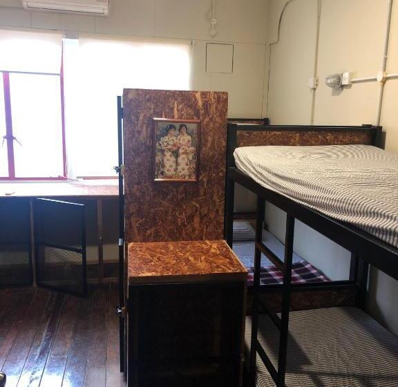 Ekonomiskt 4 bäddsrum, 24 Seven B&b Mamasan