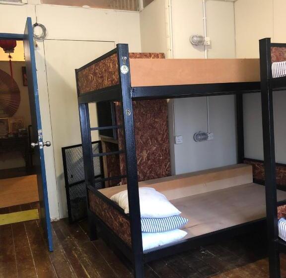 Ekonomiskt 4 bäddsrum, 24 Seven B&b Mamasan