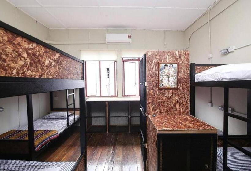 Ekonomiskt 4 bäddsrum, 24 Seven B&b Mamasan