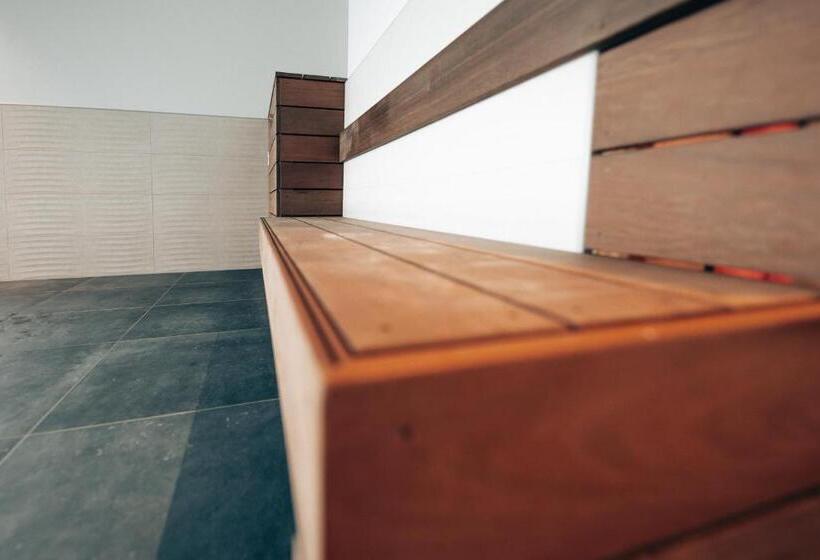 침실 1개 주택, Clos Nestor