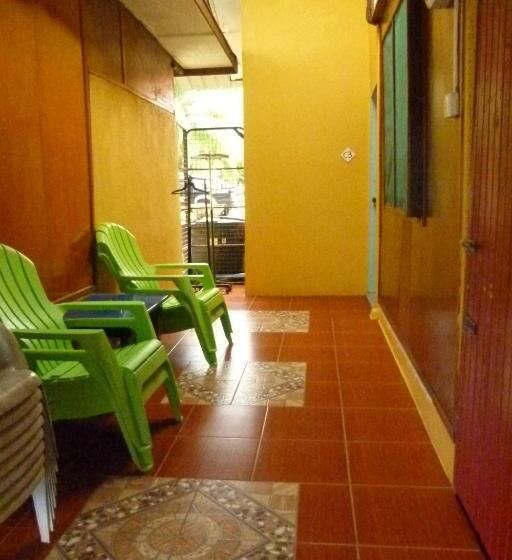 غرفة عائلية, Cheers Garden Chalet