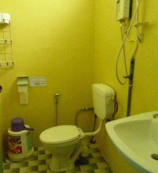 غرفة قياسية ثلاثية مزودة بشرفة, Cheers Garden Chalet