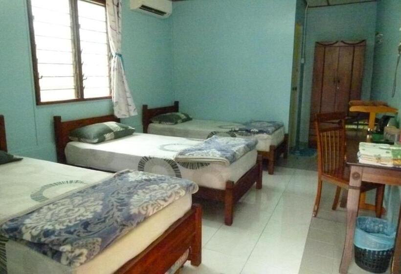 غرفة قياسية ثلاثية مزودة بشرفة, Cheers Garden Chalet