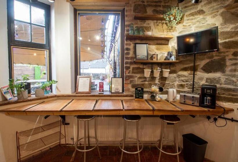 Трехместный Номер Стандарт Совместная Ванная, Cwmcarn Hotel & Bunkhouse