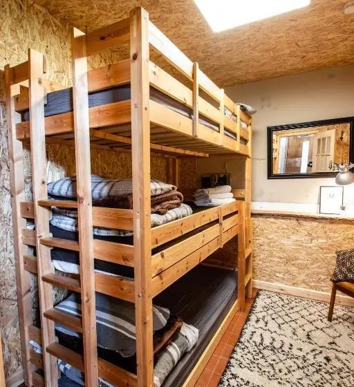Standard Trippelrum Delat Badrum, Cwmcarn Hotel & Bunkhouse