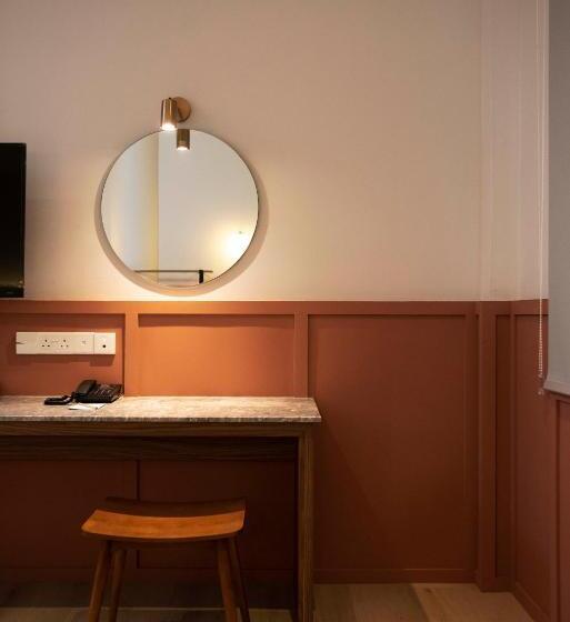 חדר דלוקס לשלושה, Monocolo Boutique