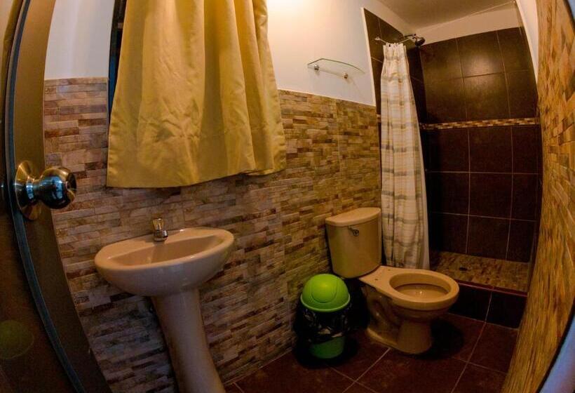 غرفة قياسية مزوَّدة بشُرفة, Tierra Viva Huamanga