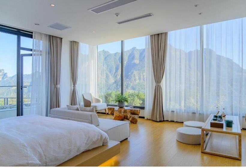 غرفة قياسية مزوَّدة بشُرفة, Xman Valley Sunrise Resort