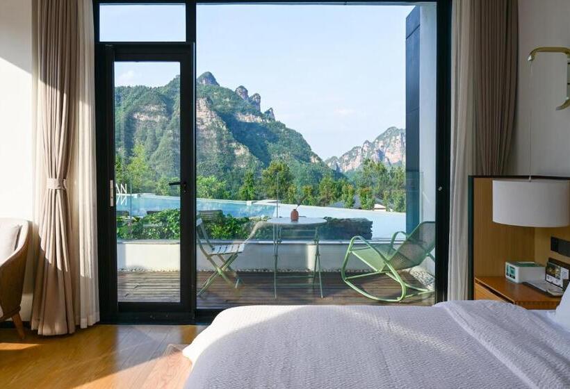 غرفة قياسية مزوَّدة بشُرفة, Xman Valley Sunrise Resort