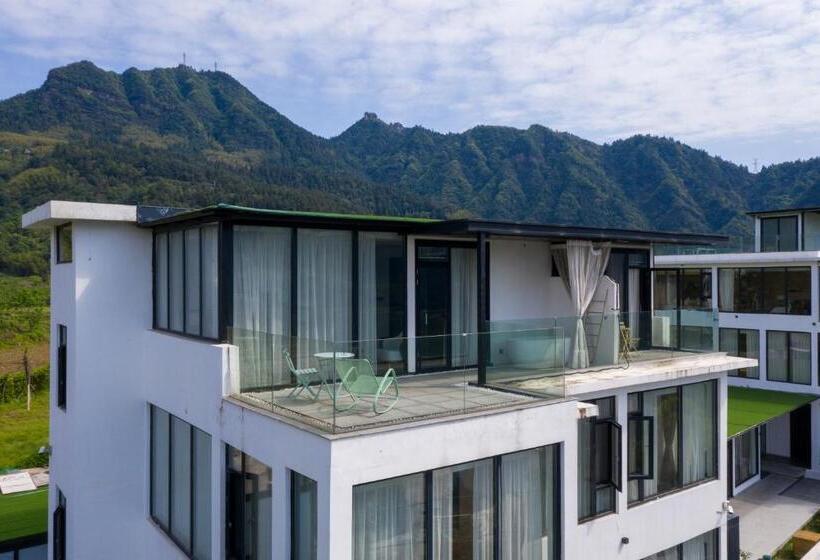 غرفة قياسية مزوَّدة بتراس, Xman Valley Sunrise Resort