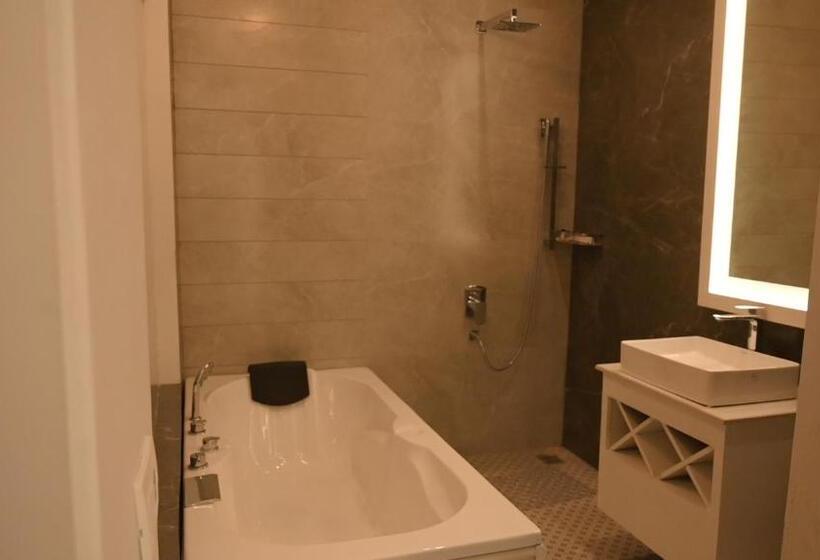 اتاق لوکس با تخت بزرگ, Kamal Resorts   The Luxury Of Being Yourself