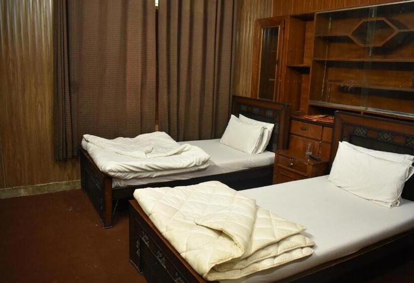 标准间, 17 Guest House