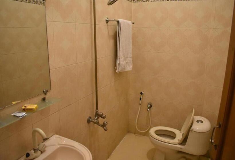 行政套房, 17 Guest House