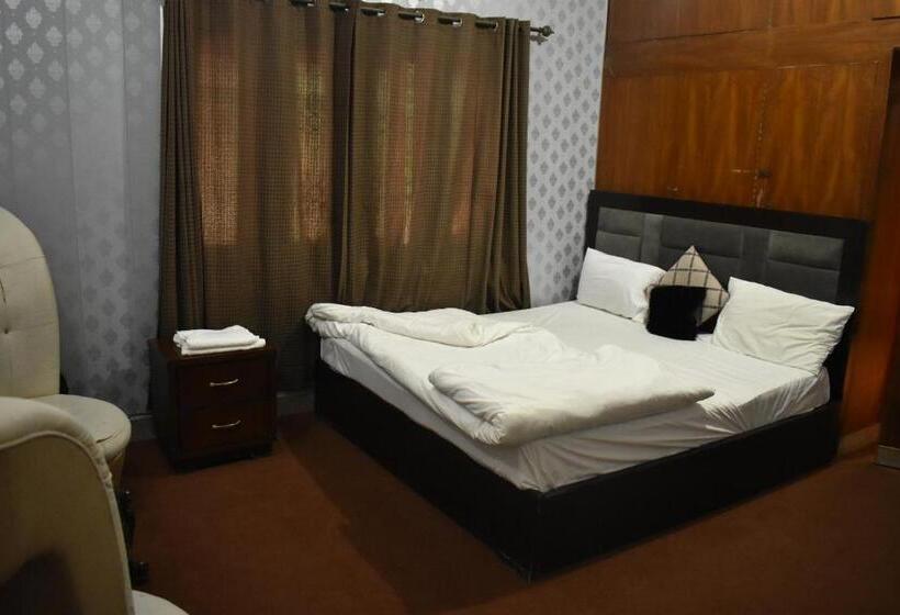 行政套房, 17 Guest House