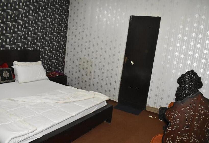 标准间, 17 Guest House