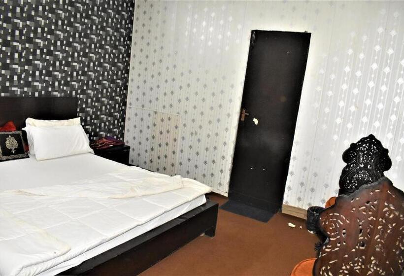 标准间, 17 Guest House