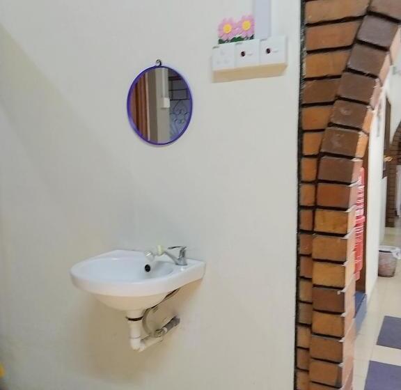 חדר דחוקס עם מיטת קינג, Happy Bentong Guest House