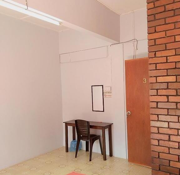 חדר דחוקס עם מיטת קינג, Happy Bentong Guest House