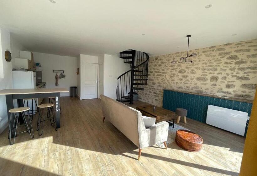 Номер Стандарт, La Grange