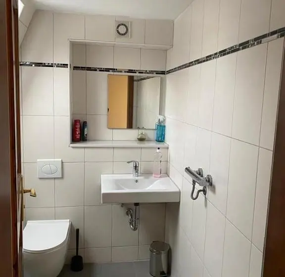 اتاق استاندارد, Zimmervermietung Abir