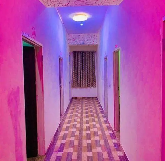 トリプルクラシックルーム, Pop Raj Hotel Oyo