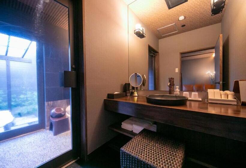Standard room with outdoor bath, 湯本庵清姫