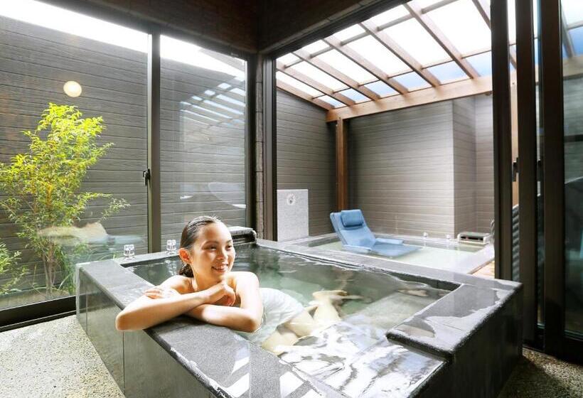 Suite, 湯本庵清姫