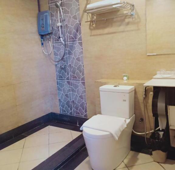 חדר משפחתי, Fajar