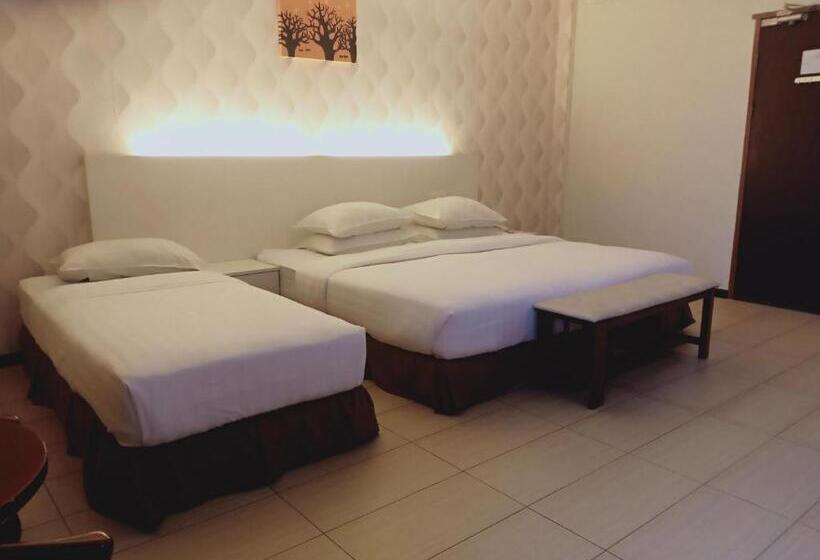 חדר משפחתי, Fajar