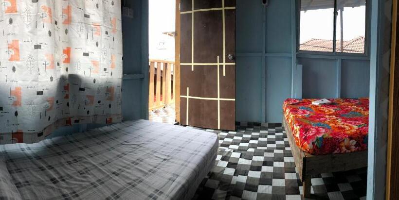 غرفة أساسية ثلاثية, Z&z Budget Room