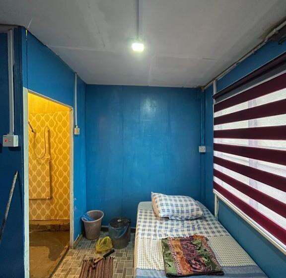 اتاق ساده سه‌ نفره, Z&z Budget Room