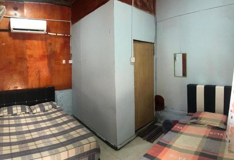 غرفة قياسية ثلاثية, Z&z Budget Room