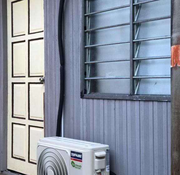 经济四人房间, Z&z Budget Room