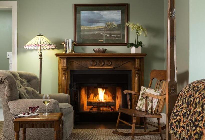 Люкс с гидромассажем, Inn And Cabins At Vaucluse Spring