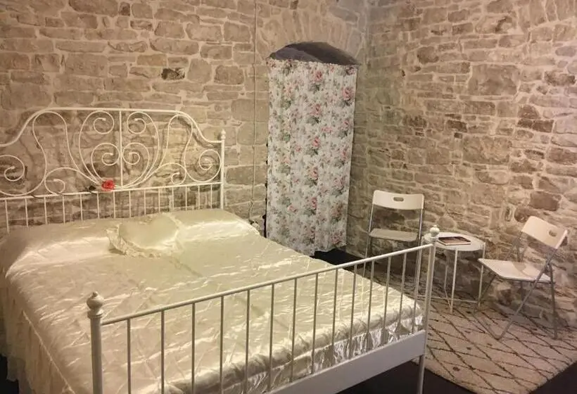 スタンダードルーム, La Petite Maison