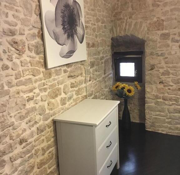 اتاق استاندارد, La Petite Maison