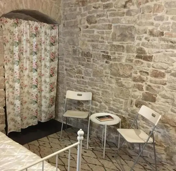 スタンダードルーム, La Petite Maison