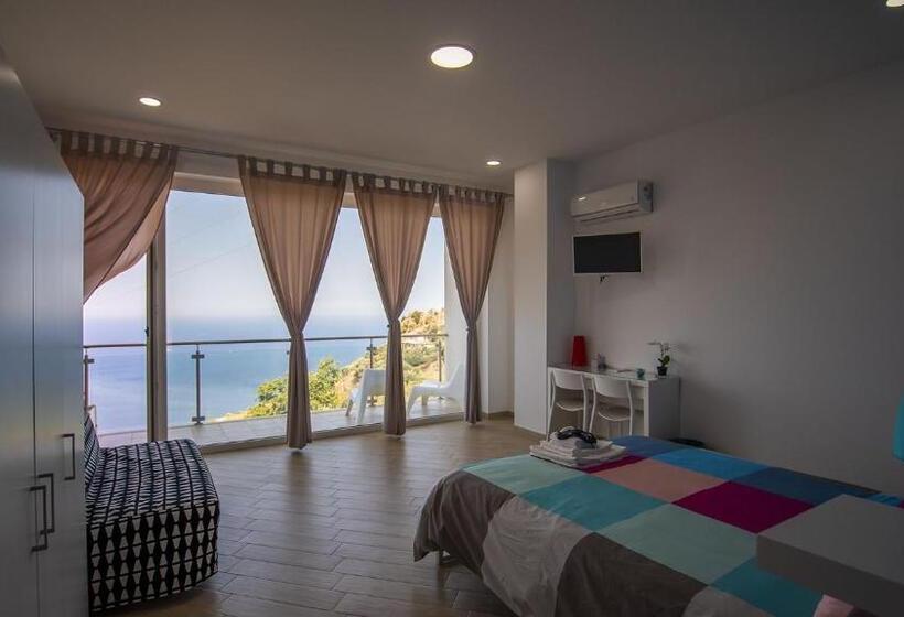 غرفة قياسية مطلّة علي البحر, Talè Gioiosa