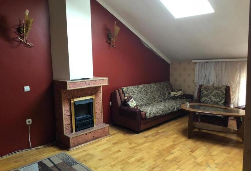 سوئیت 2 خوابه, Daniel