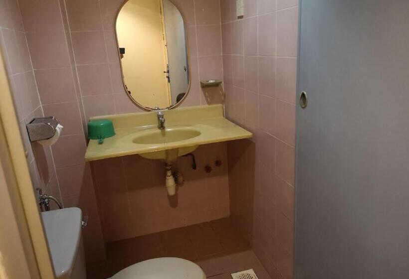 غرفة قياسية, Ambassador 1