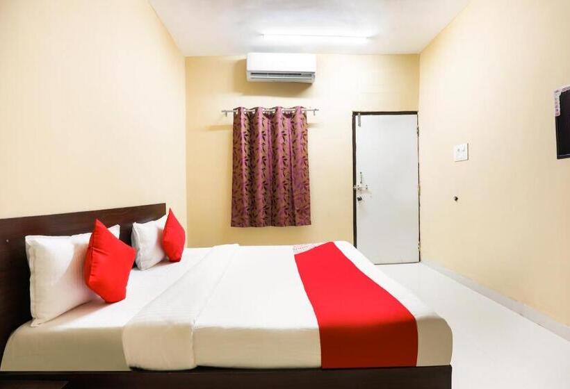 חדר קלאסי לשלושה, O Nakhrali Basera