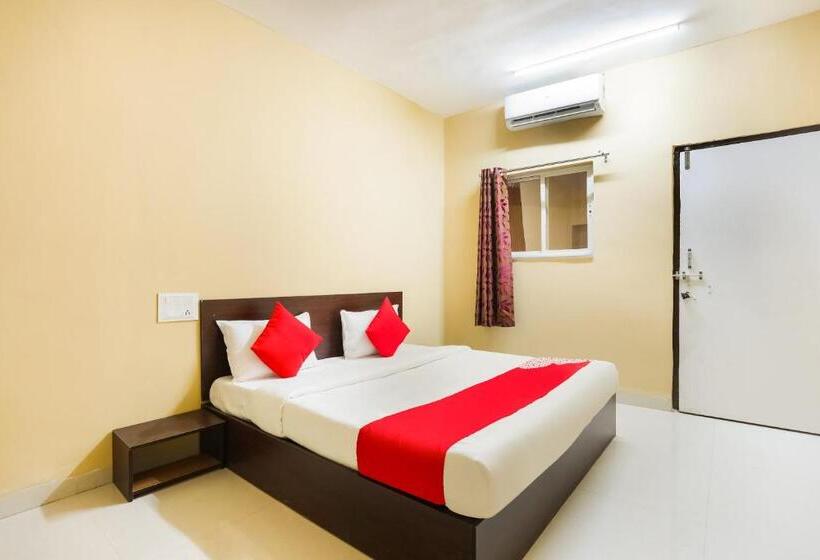 חדר קלאסי לשלושה, O Nakhrali Basera