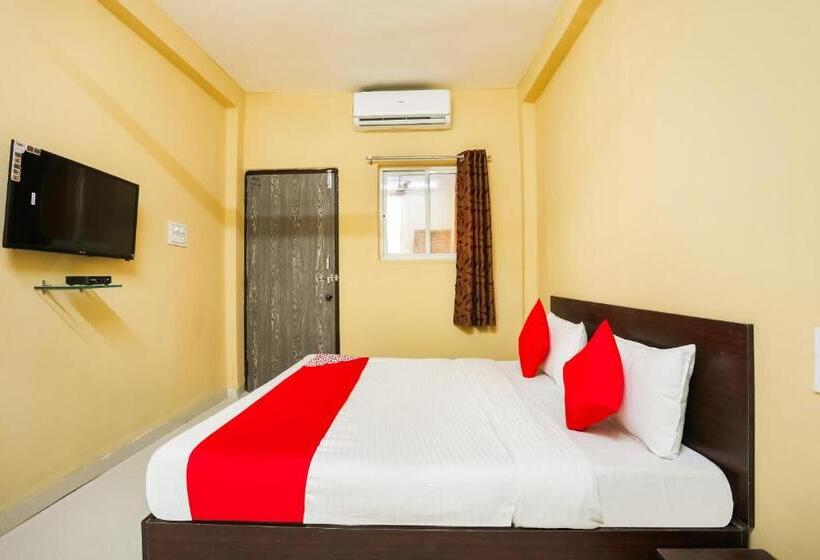 חדר קלאסי לשלושה, O Nakhrali Basera