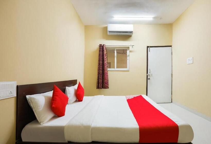 חדר קלאסי לשלושה, O Nakhrali Basera